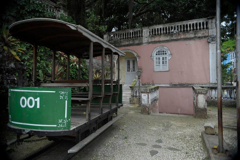 Blibliotecas estaduais correm risco de fechar em todo o país