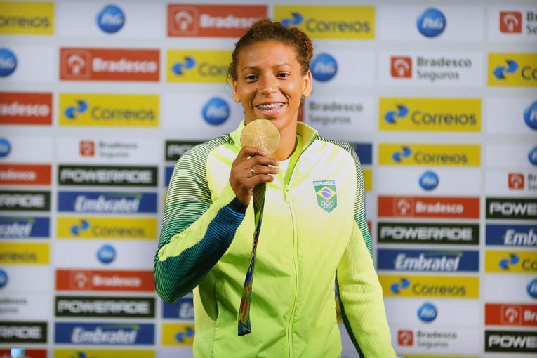 Rafaela Silva conquista o primeiro ouro brasileiro do judô no Rio 2016