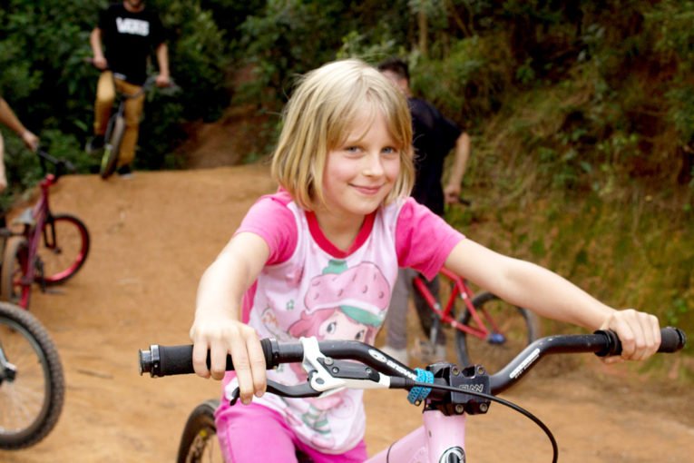Manobras Sociais: Pedalando para mudar vidas.