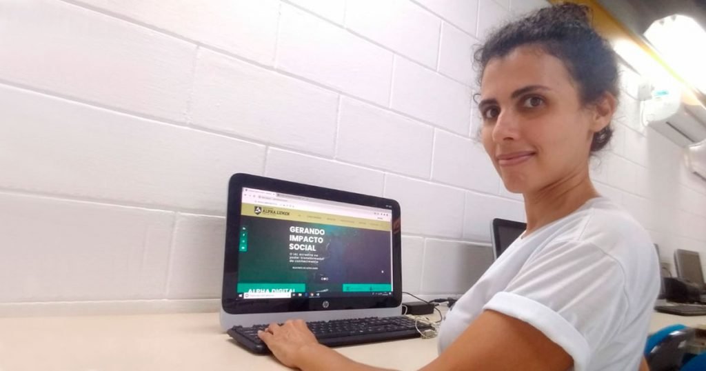Professora Débora Cristina