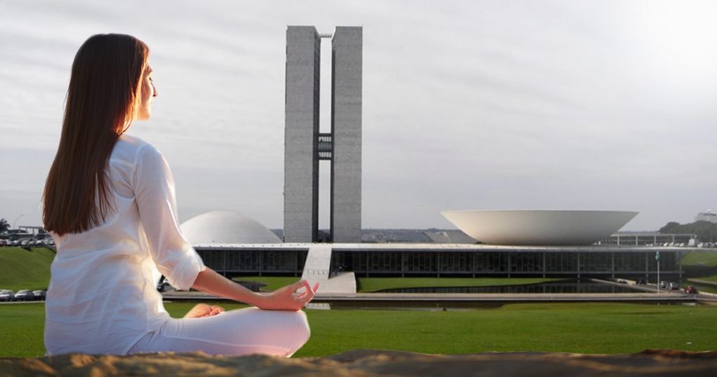 Política Yoga