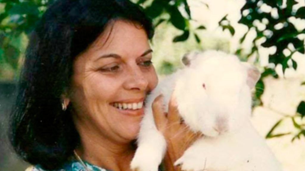 Conheça a artista por trás do maior escritor de l…