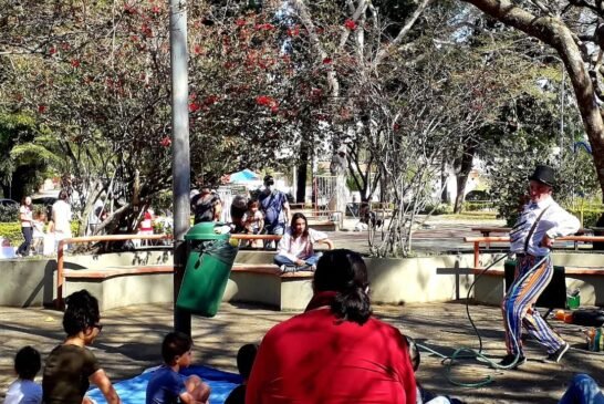 Bom dia!Com alegria eCéu azulE você, já fez sua feira orgânica da semanaVem pra feira!Todo sába